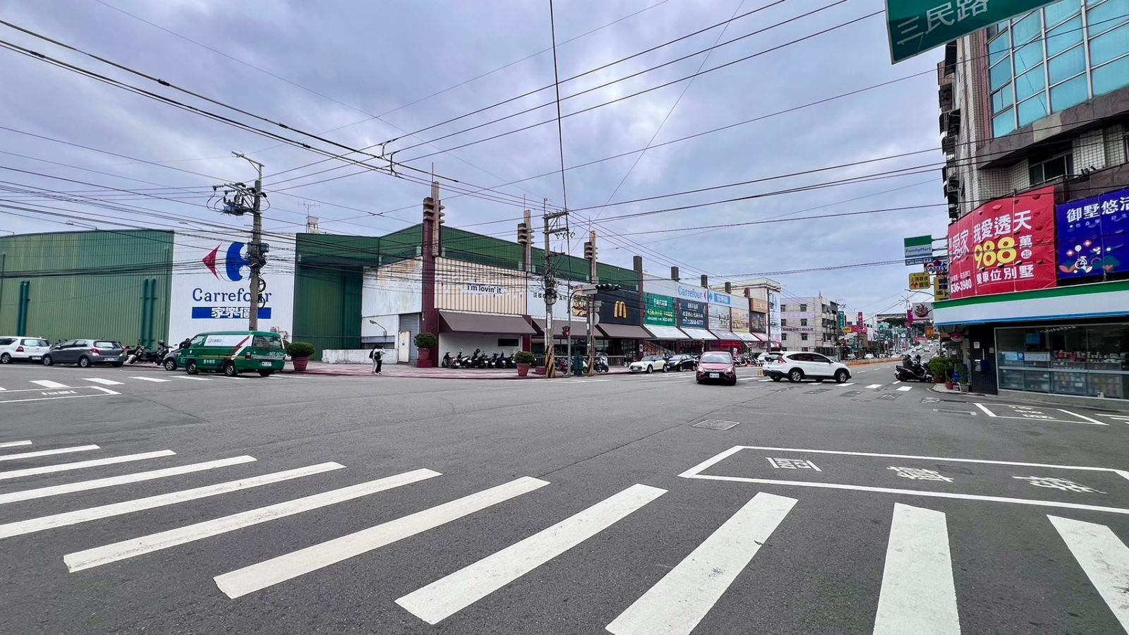 沙鹿透天店面_台灣大道旁_台中捷運藍線_台中沙鹿買屋賣屋_家樂福商圈_光田醫院_中科別墅_台中科學園區_台中精密園區_靜宜商圈_東海商圈_沙鹿交流道_龍井交流道_台中國際機場_竹林國小_沙鹿國中_沙鹿房仲推薦_線上賞屋_特五號道路_中科人士首選_沙鹿房仲推薦_台中海線不動產_線上賞屋_東森房屋.沙鹿店_買屋賣屋找房仲蕭邦_房仲蕭邦_0932645362